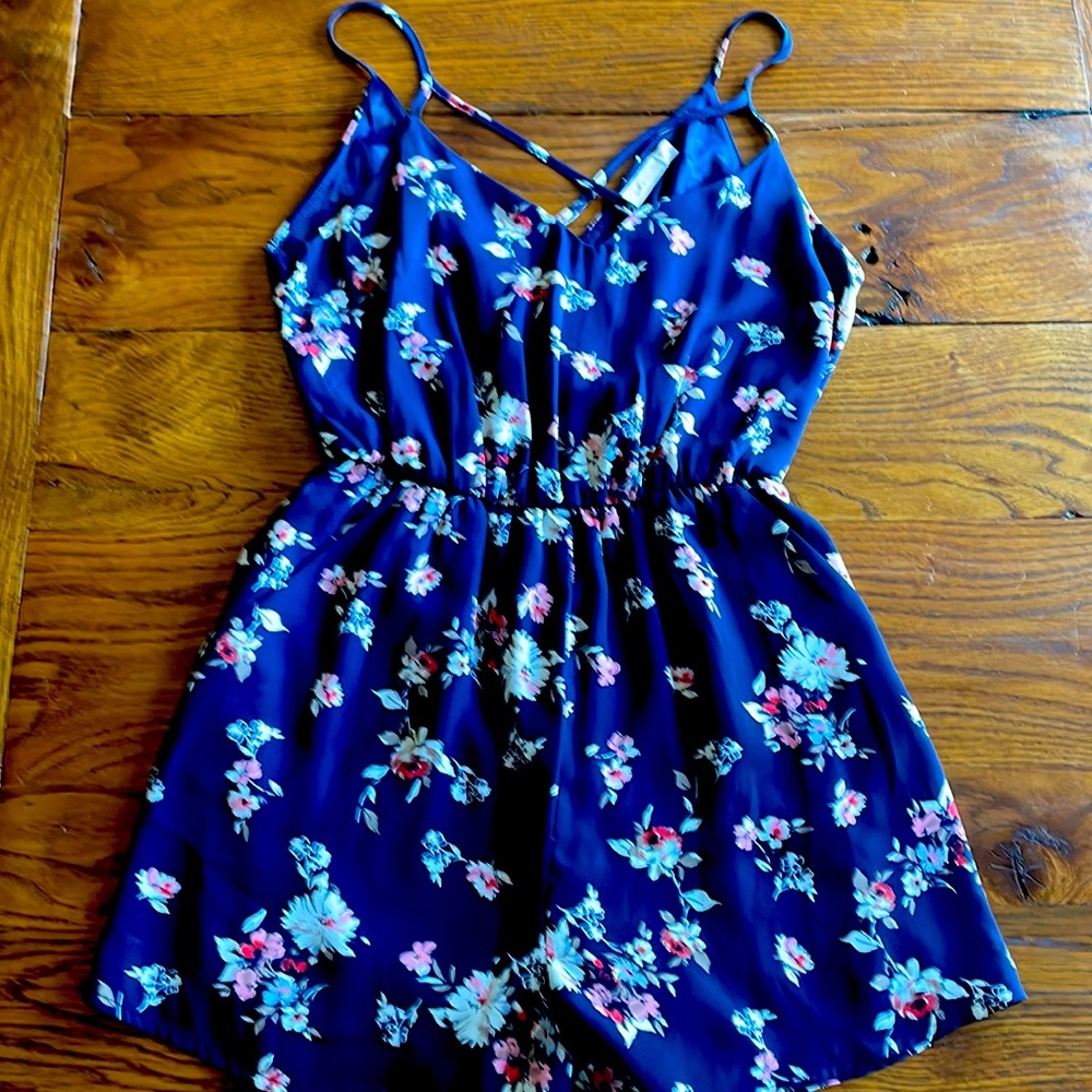 Lush floral shorts romper size small